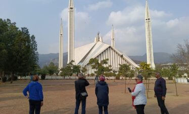 "Indus Valley Tour: Explore the Picturesque North of Pakistan on an Adventure"