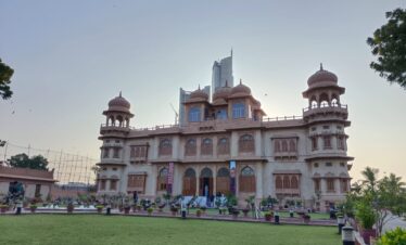 "Indus Valley Tour: Explore the Picturesque North of Pakistan on an Adventure"