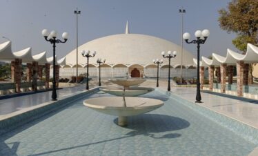 "Indus Valley Tour: Explore the Picturesque North of Pakistan on an Adventure"