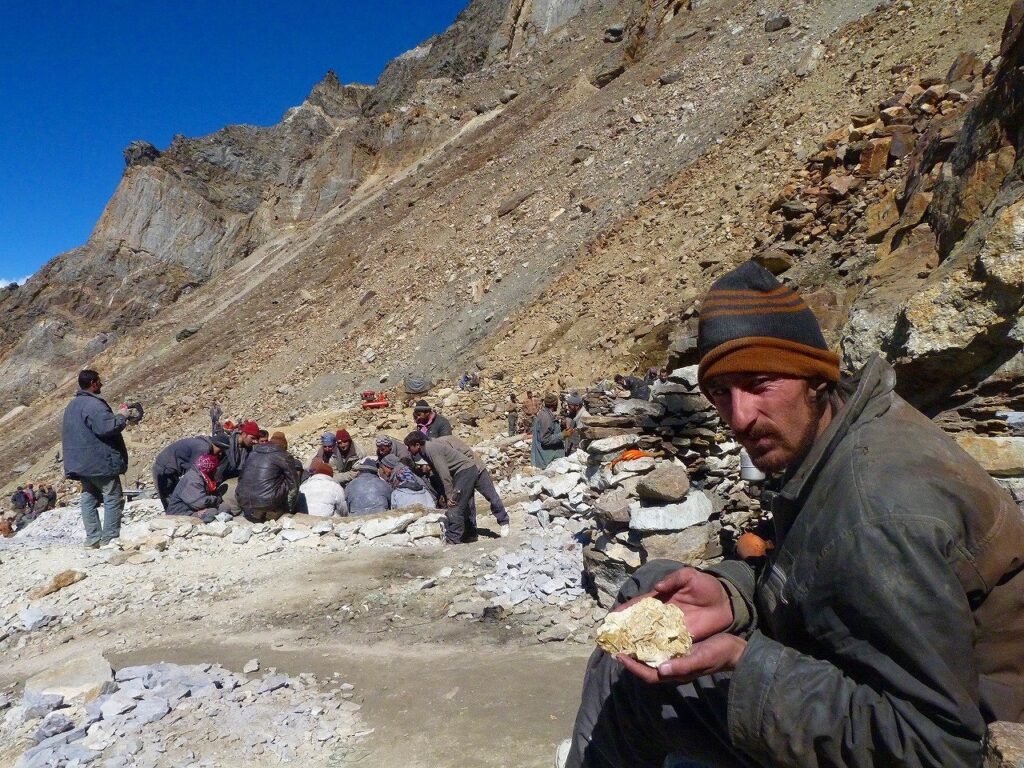 DISCOER CHUMAR BAKOOR MINE SUMMYAR- NAGAR VALLEY