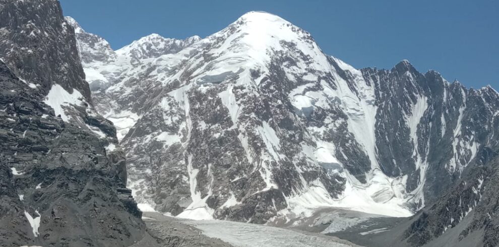 TIRCHMIR BASE CAMP TREK