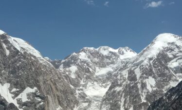 TIRCHMIR BASE CAMP TREK