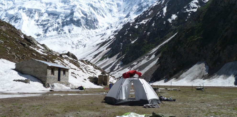 RAKAPOSHI BASE CAMP TREK